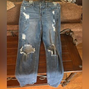 Hollister Low-Rise Crop Boyfriend Jeans in Blue